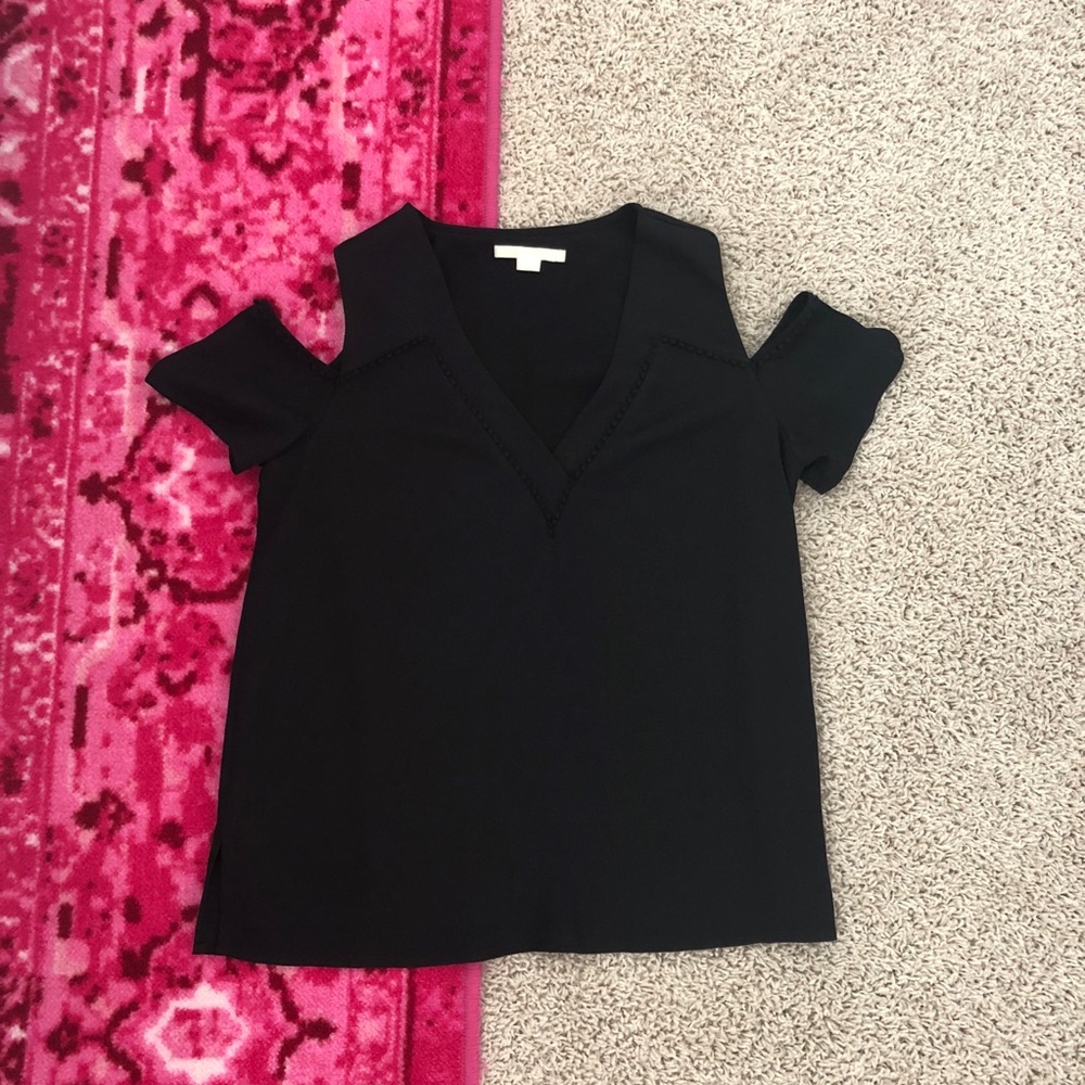 COPPER & ELLA Black cold shoulder cut out blouse
